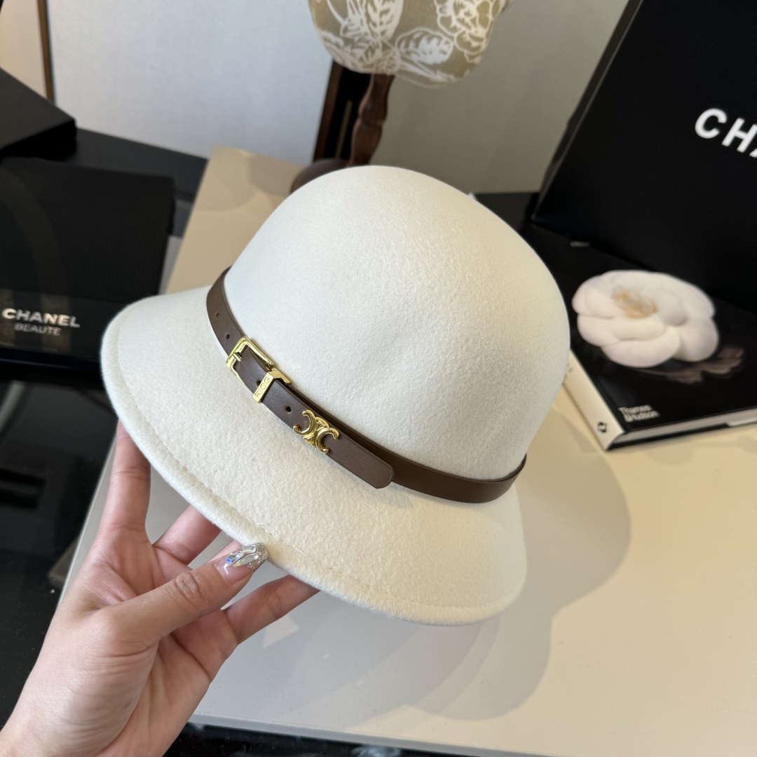 Celine top hat (411)